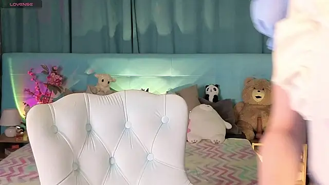 Aurora Bennet online show from November 2025 12:42:02 AM