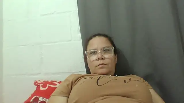 Snapshot of latinamaster chatting on October 2025 11:51:02 PM latinamaster online show from October 2025 11:51:02 PM