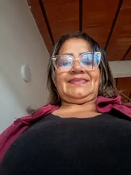 Vickysweeeettt online show from April 2026 09:04:01 PM