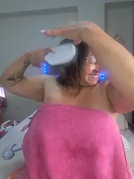 Snapshot of Vickysweeeettt chatting on May 2026 07:43:01 PM Vickysweeeettt online show from May 2026 07:43:01 PM