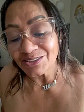 Snapshot of Vickysweeeettt chatting on July 2026 03:21:02 PM Vickysweeeettt online show from July 2026 03:21:02 PM