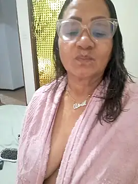 Snapshot of Vickysweeeettt chatting on August 2026 02:24:01 AM Vickysweeeettt online show from August 2026 02:24:01 AM