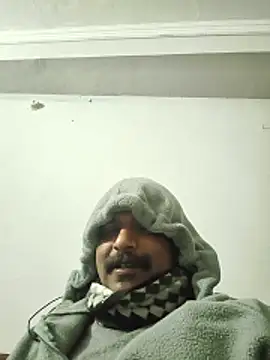 vardh033 online show from December 2025 01:41:02 PM