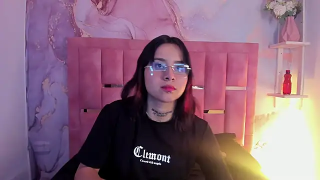 Nixielee   online show from September 2025 03:29:01 AM