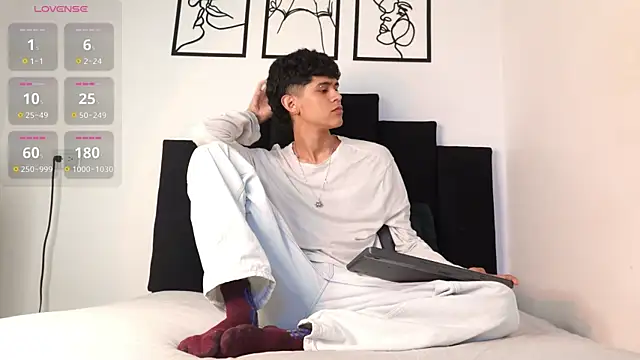 alexmark  online show from January 2026 01:13:02 PM