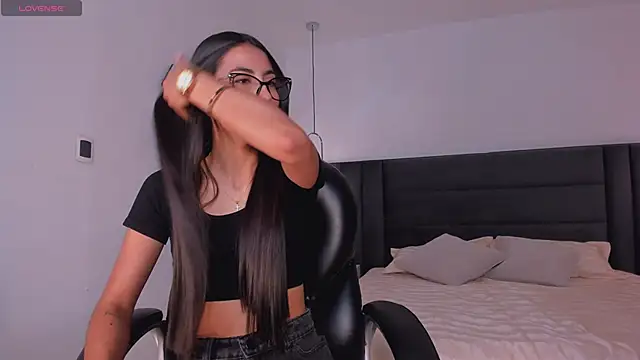 BonnyRose online show from November 2025 07:39:02 PM