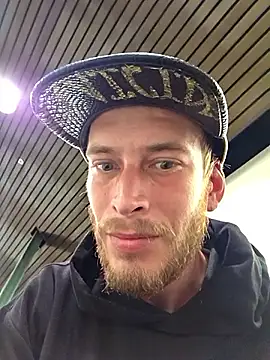 Leshok online show from November 2025 08:08:02 PM