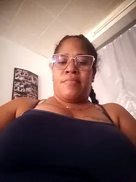 Snapshot of Big_ass_submissive chatting on September 2025 10:10:02 PM Big ass submissive online show from September 2025 10:10:02 PM