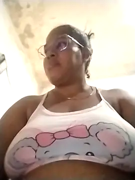 Snapshot of Big_ass_submissive chatting on October 2025 10:07:02 PM Big ass submissive online show from October 2025 10:07:02 PM