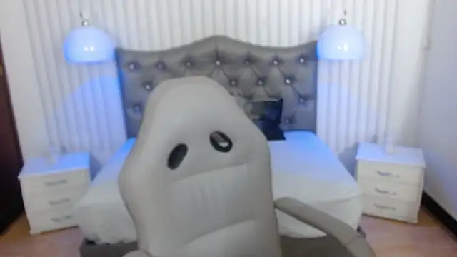 alessia ricci online show from September 2025 12:39:01 PM