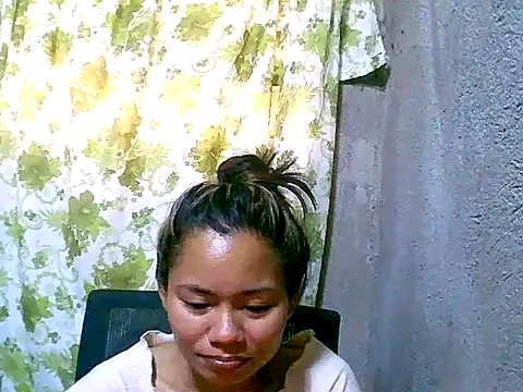 Snapshot of Sweeetgurll chatting on September 2025 12:43:01 AM Sweeetgurll online show from September 2025 12:43:01 AM