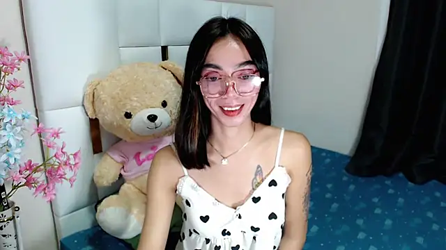 Snapshot of diamondnaked_ chatting on September 2025 05:45:01 PM diamondnaked online show from September 2025 05:45:01 PM