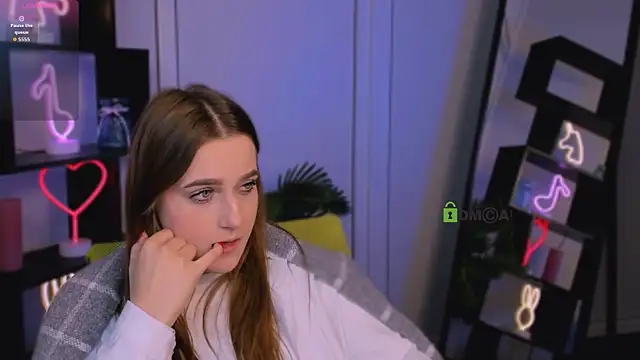 luna tin online show from September 2025 02:00:02 PM