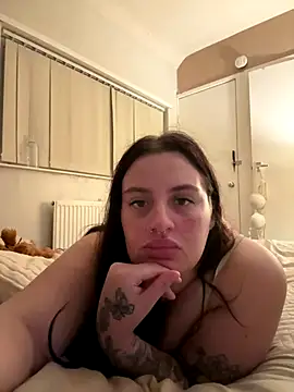 Victoriasteel online show from November 2025 05:56:01 PM