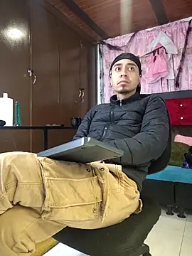 abnerdam01 online show from October 2025 11:58:01 AM