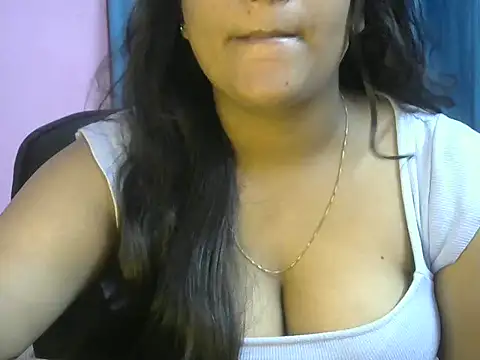 Queenxxx98 online show from November 2025 07:23:02 PM