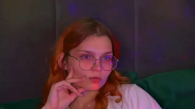 Snapshot of BellaMarebelle chatting on October 2025 04:28:01 PM BellaMarebelle online show from October 2025 04:28:01 PM