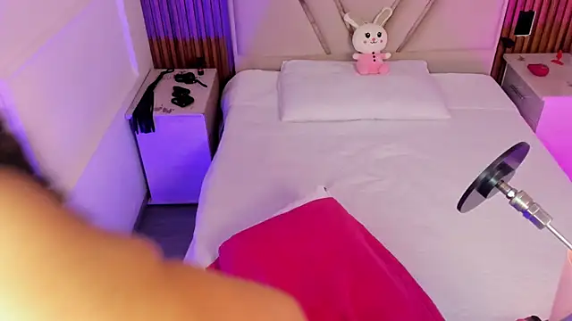 Kristenbread online show from October 2025 09:04:01 AM