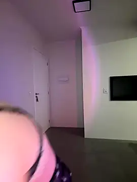 Snapshot of dinexzsummer chatting on October 2025 02:50:02 AM dinexzsummer online show from October 2025 02:50:02 AM