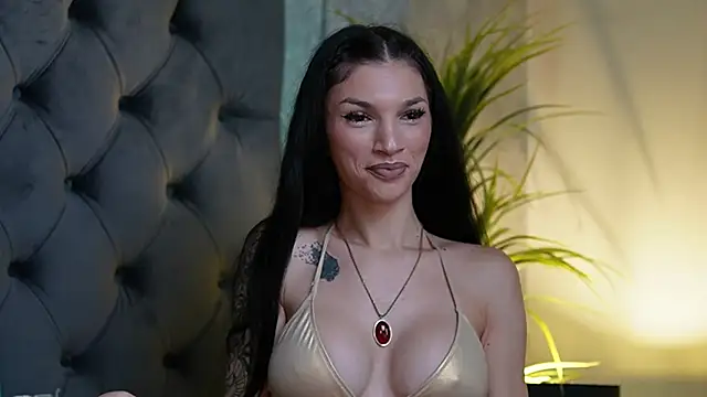 Snapshot of MiamiCoffee chatting on September 2025 06:20:01 PM MiamiCoffee online show from September 2025 06:20:01 PM