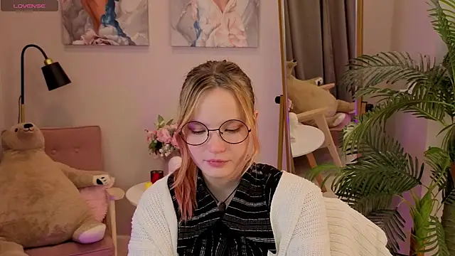 Ginger Emma online show from September 2025 08:25:01 PM