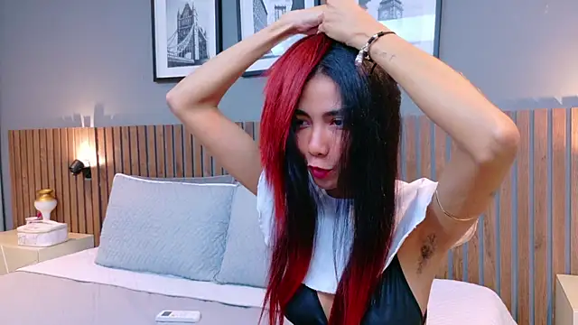 Snapshot of luna_roja25 chatting on September 2025 01:02:01 PM luna roja25 online show from September 2025 01:02:01 PM