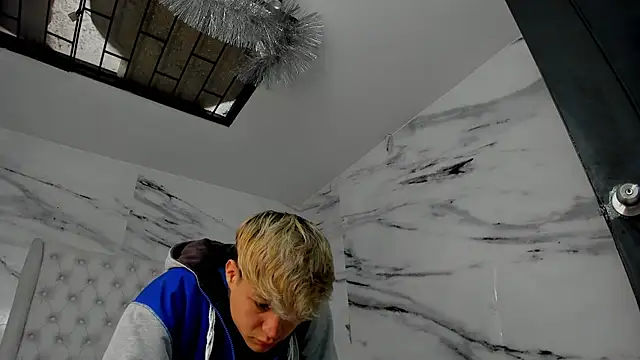 Ari and Storm online show from September 2025 01:46:01 PM