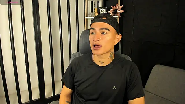 LiamDeep online show from September 2025 01:18:02 AM