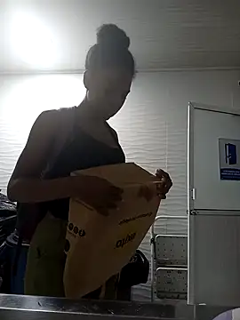 AmiraMorgan online show from September 2025 01:40:02 AM