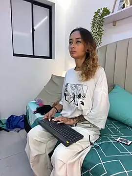 SunshineLizzy online show from November 2025 11:21:02 AM