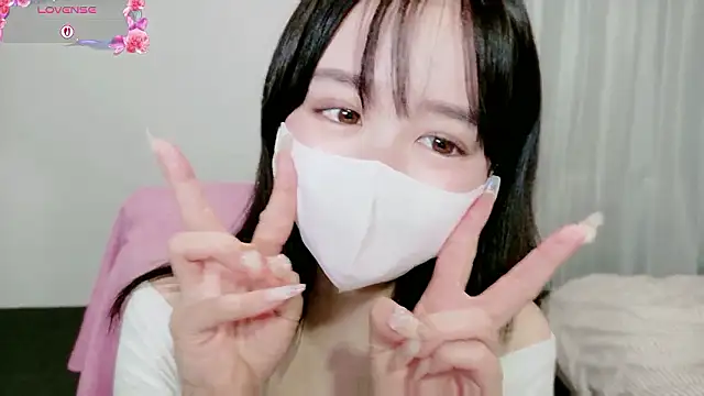 Snapshot of Anne_Anne_chan chatting on October 2025 10:26:01 AM Anne Anne chan online show from October 2025 10:26:01 AM