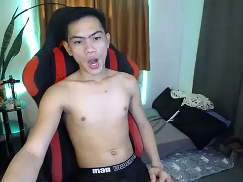Snapshot of alex_cummer chatting on July 2026 09:13:01 AM alex cummer online show from July 2026 09:13:01 AM