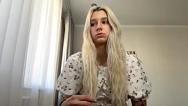 QueerExtern online show from September 2025 11:10:02 AM