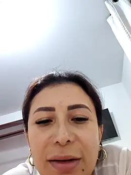 mia mancinii online show from April 2026 04:02:02 PM