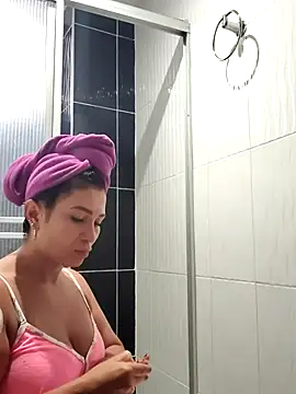 mia mancinii online show from May 2026 10:36:02 PM