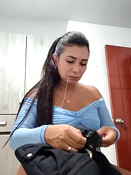 mia mancinii online show from May 2026 01:12:02 AM