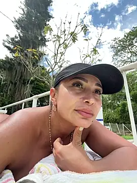 mia mancinii online show from June 2026 06:32:01 PM