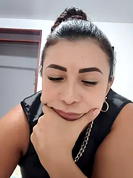 mia mancinii online show from July 2026 03:33:01 AM
