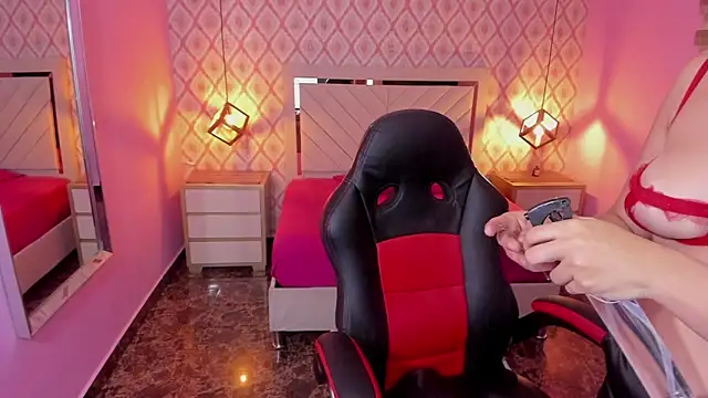 Snapshot of CHRISTY_TEIGEN4 chatting on October 2025 07:21:01 PM CHRISTY TEIGEN4 online show from October 2025 07:21:01 PM