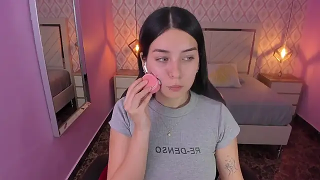 Snapshot of CHRISTY_TEIGEN4 chatting on October 2025 07:25:02 PM CHRISTY TEIGEN4 online show from October 2025 07:25:02 PM