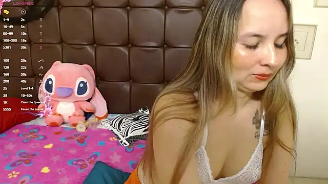 Snapshot of juliana_soto1 chatting on October 2025 12:04:02 PM juliana soto1 online show from October 2025 12:04:02 PM