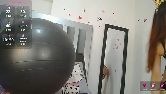 Snapshot of Rose_Nichols chatting on October 2025 07:35:02 PM Rose Nichols online show from October 2025 07:35:02 PM