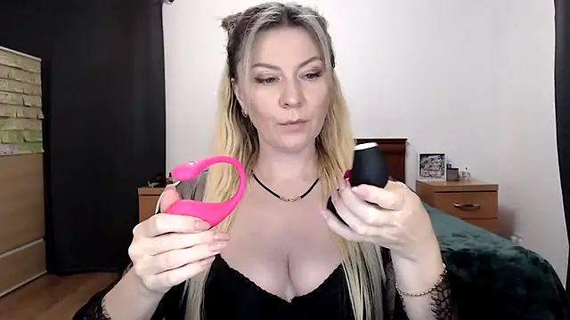 ParadiseAlina online show from October 2025 07:20:02 PM