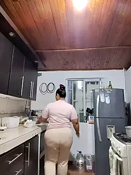 Snapshot of Freyacooper chatting on October 2025 02:47:02 AM Freyacooper online show from October 2025 02:47:02 AM