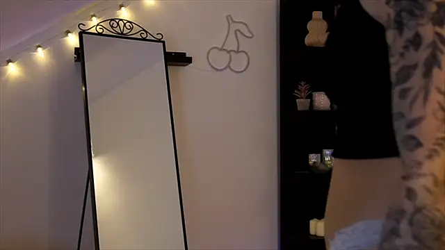 Snapshot of Naomii20__ chatting on October 2025 02:18:02 PM Naomii20 online show from October 2025 02:18:02 PM