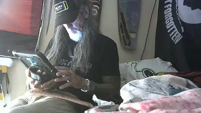 Snapshot of crassanova chatting on April 2026 02:27:02 AM crassanova online show from April 2026 02:27:02 AM