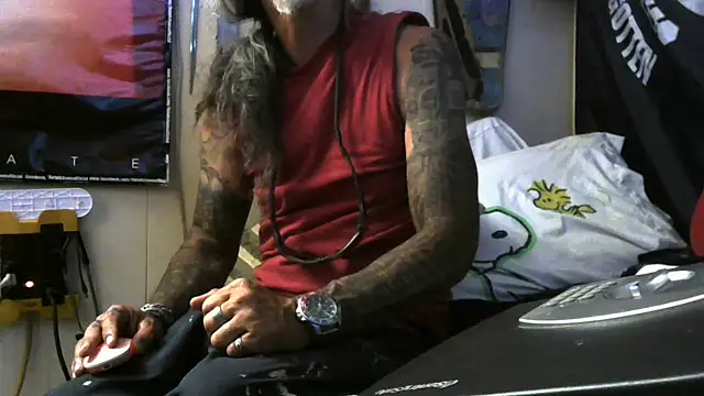 Snapshot of crassanova chatting on May 2026 10:52:02 PM crassanova online show from May 2026 10:52:02 PM
