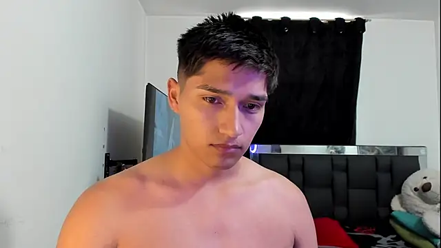 mateo-Esposito online show from April 2026 09:09:02 PM