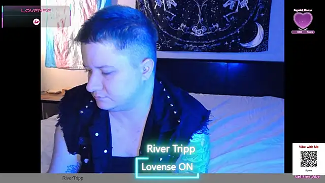 Snapshot of RiverTripp chatting on May 2026 01:44:01 AM RiverTripp online show from May 2026 01:44:01 AM