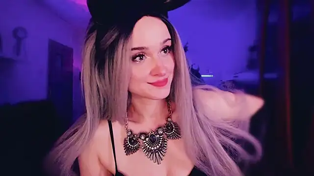 MistressJolie online show from December 2025 07:39:02 AM